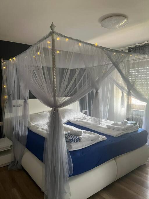 Ferienwohnung Outletcity Metzingen 梅青根 外观 照片