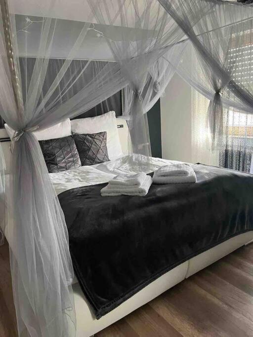 Ferienwohnung Outletcity Metzingen 梅青根 外观 照片
